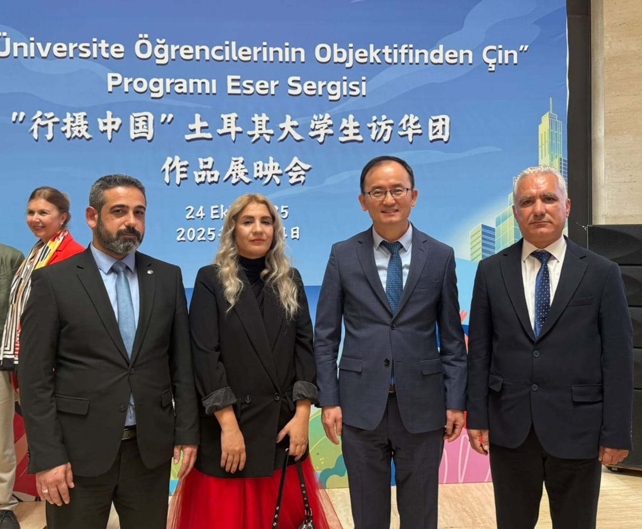 GÜZEL SANATLAR FAKÜLTESİ “TÜRK ÜNİVERSİTE ÖĞRENCİLERİNİN OBJEKTİFİNDEN ÇİN” SERGİSİNDE TEMSİL EDİLDİ!